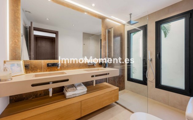 Wiederverkauf - Freistehende Villa - Marbella - Elviria