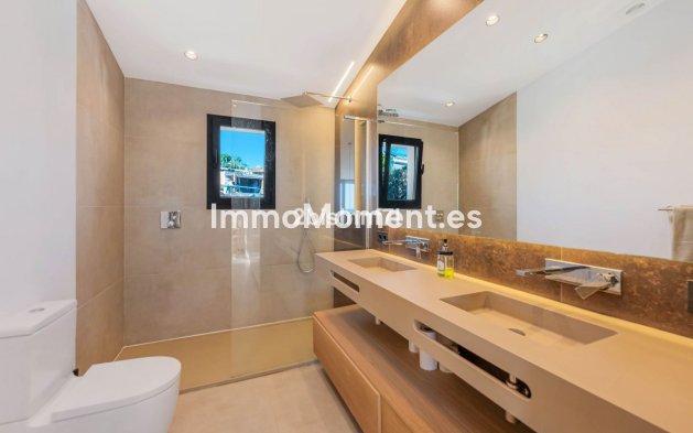 Wiederverkauf - Freistehende Villa - Marbella - Elviria