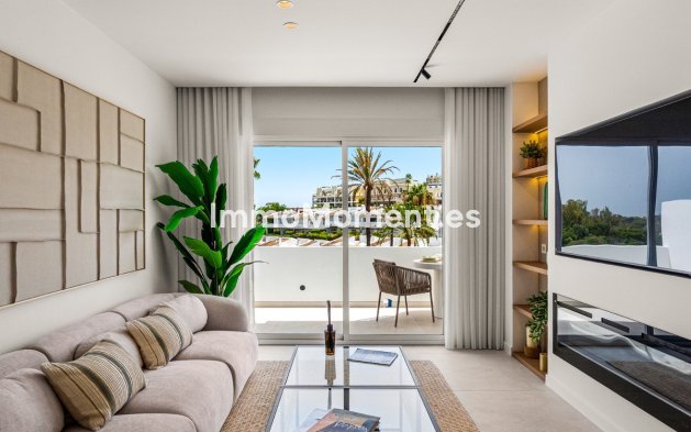 Resale - Apartment - Marbella - Nueva Andalucía