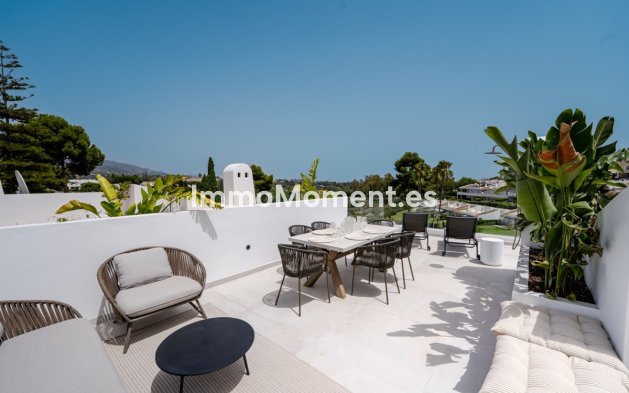 Resale - Apartment - Marbella - Nueva Andalucía