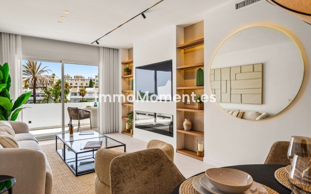 Resale - Apartment - Marbella - Nueva Andalucía