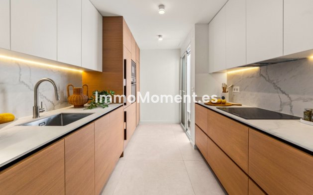 Resale - Apartment - Marbella - Nueva Andalucía