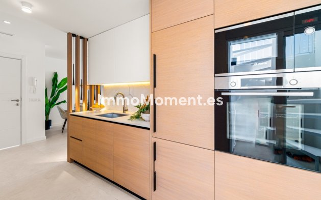 Resale - Apartment - Marbella - Nueva Andalucía