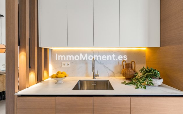 Resale - Apartment - Marbella - Nueva Andalucía