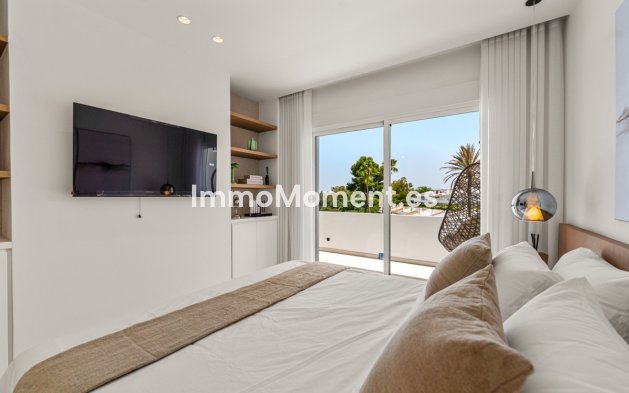 Resale - Apartment - Marbella - Nueva Andalucía