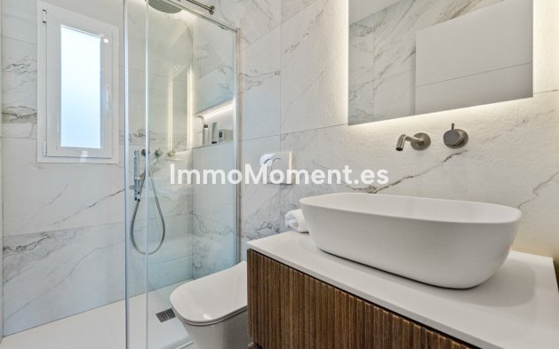 Resale - Apartment - Marbella - Nueva Andalucía