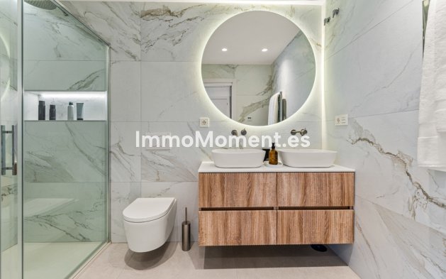 Resale - Apartment - Marbella - Nueva Andalucía