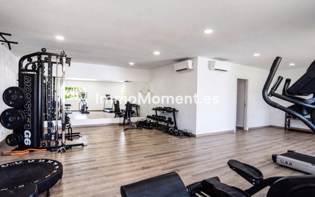 Resale - Apartment - Marbella - Nueva Andalucía