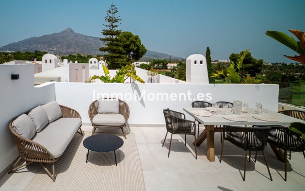 Resale - Apartment - Marbella - Nueva Andalucía