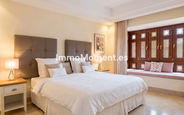 Resale - Apartment - Marbella - Nueva Andalucía