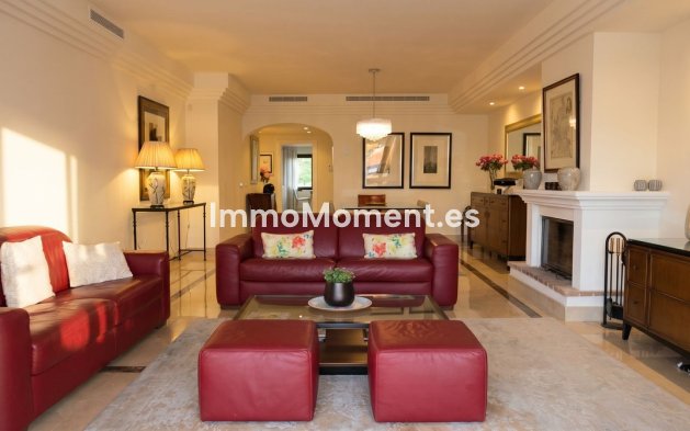 Resale - Apartment - Marbella - Nueva Andalucía