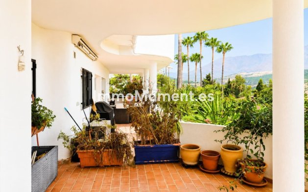 Resale - Apartment - Estepona - Estepona Centro