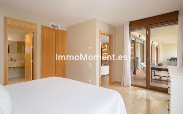 Resale - Apartment - Marbella - Altos de los Monteros