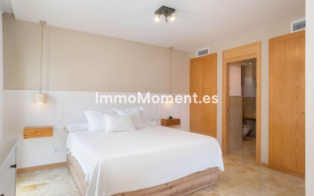 Resale - Apartment - Marbella - Altos de los Monteros