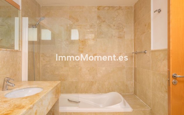 Resale - Apartment - Marbella - Altos de los Monteros