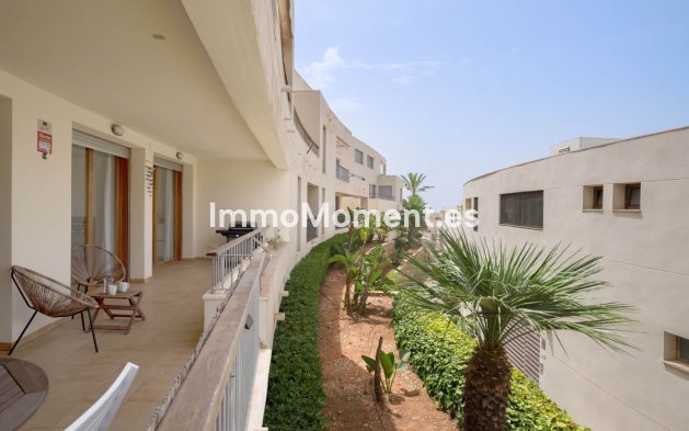 Resale - Apartment - Marbella - Altos de los Monteros