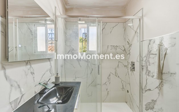 Wiederverkauf - Freistehende Villa - Marbella - Nueva Andalucía