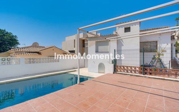 Wiederverkauf - Freistehende Villa - Marbella - Nueva Andalucía
