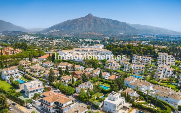Wiederverkauf - Freistehende Villa - Marbella - Nueva Andalucía