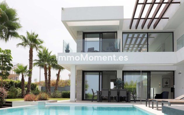 Reventa - Villa independiente - Estepona  - New Golden Mile