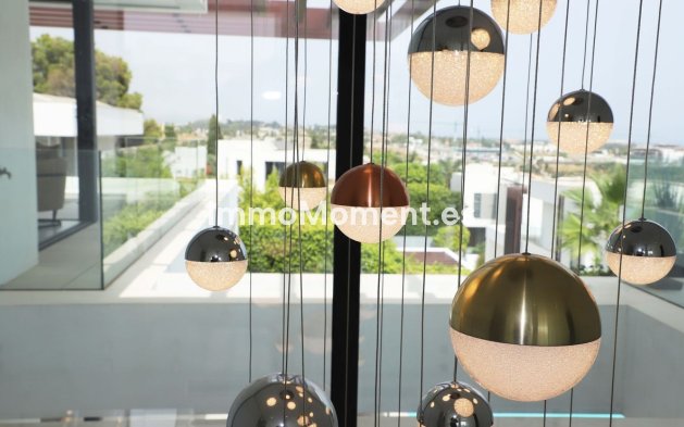 Reventa - Villa independiente - Estepona  - New Golden Mile