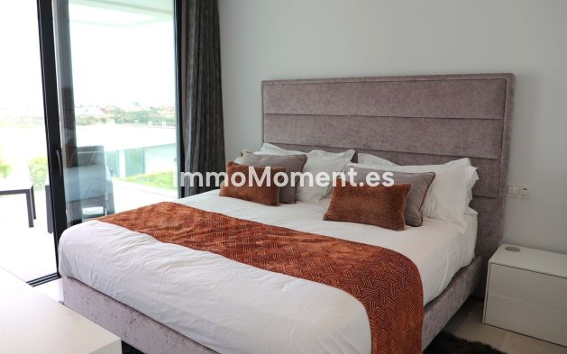 Reventa - Villa independiente - Estepona  - New Golden Mile