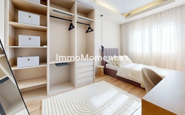 Wiederverkauf - Freistehende Villa - Estepona  - Atalaya
