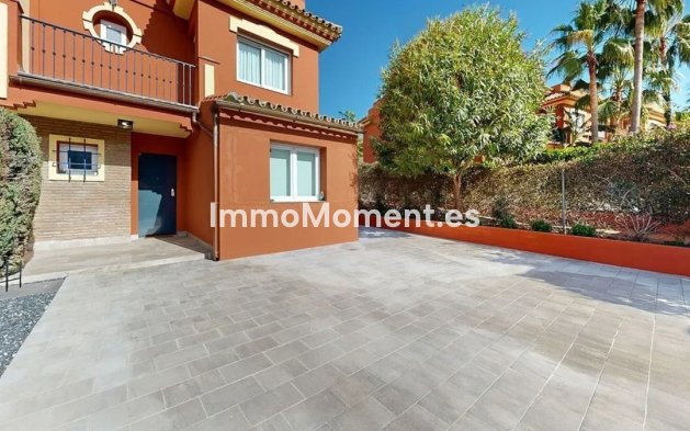 Wiederverkauf - Freistehende Villa - Estepona  - Atalaya