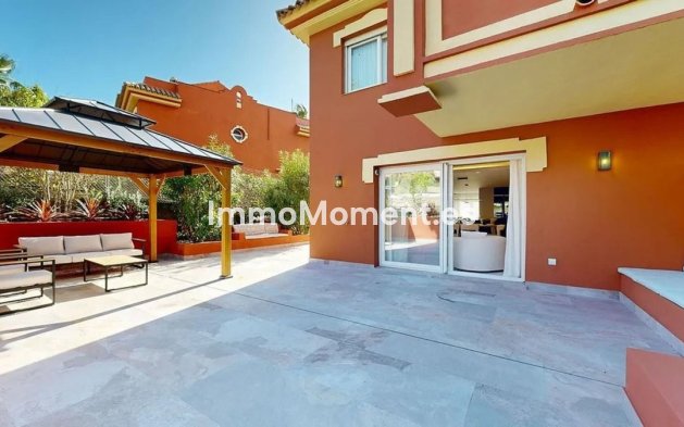 Wiederverkauf - Freistehende Villa - Estepona  - Atalaya