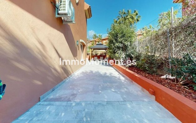 Wiederverkauf - Freistehende Villa - Estepona  - Atalaya