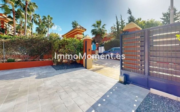 Wiederverkauf - Freistehende Villa - Estepona  - Atalaya