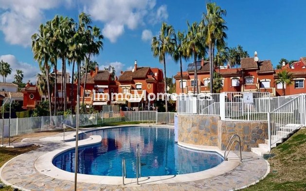 Wiederverkauf - Freistehende Villa - Estepona  - Atalaya