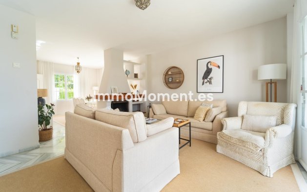 Resale - Detached villa - Marbella - Elviria