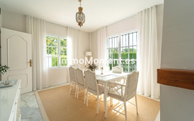 Resale - Detached villa - Marbella - Elviria