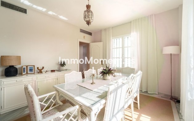 Resale - Detached villa - Marbella - Elviria