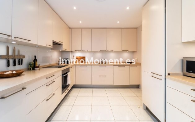 Resale - Detached villa - Marbella - Elviria