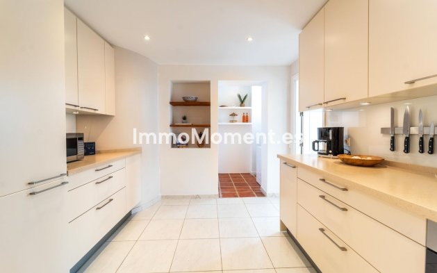 Resale - Detached villa - Marbella - Elviria