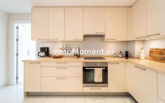 Resale - Detached villa - Marbella - Elviria