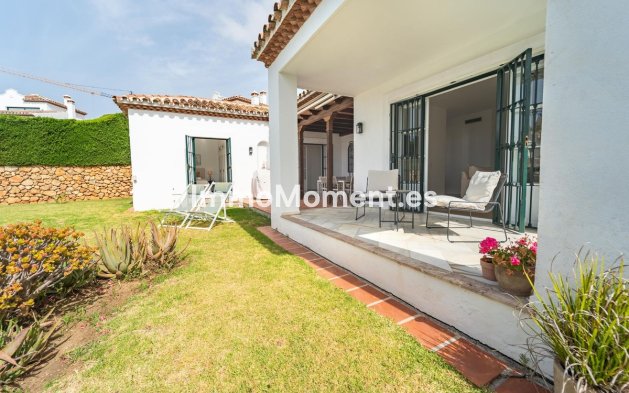 Resale - Detached villa - Marbella - Elviria