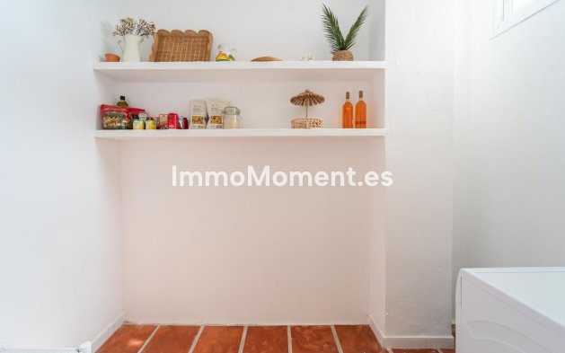 Resale - Detached villa - Marbella - Elviria