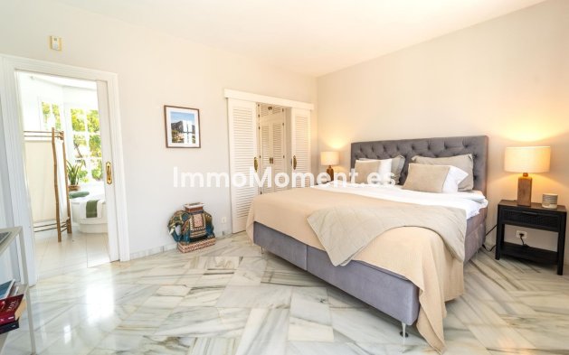 Resale - Detached villa - Marbella - Elviria