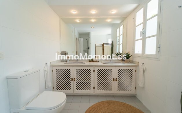 Resale - Detached villa - Marbella - Elviria