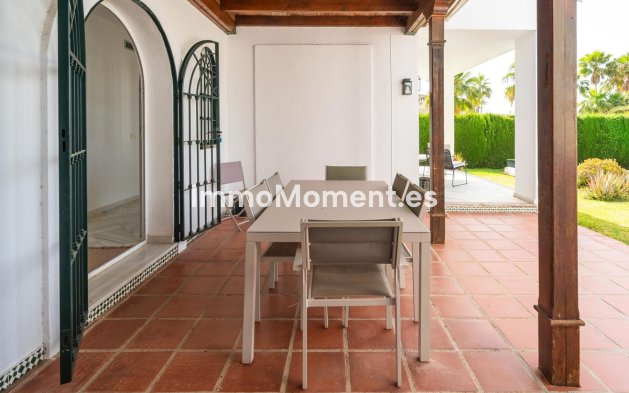Resale - Detached villa - Marbella - Elviria