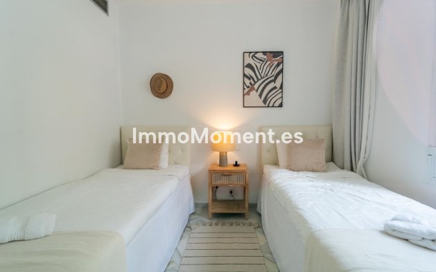 Resale - Detached villa - Marbella - Elviria