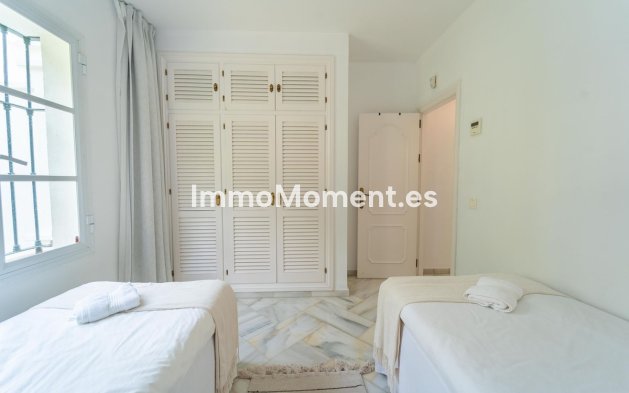 Resale - Detached villa - Marbella - Elviria