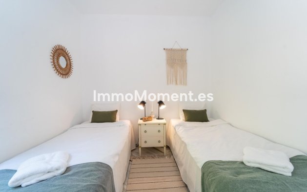 Resale - Detached villa - Marbella - Elviria