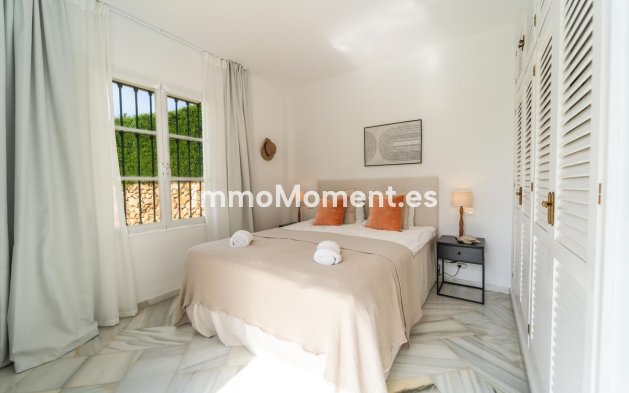 Resale - Detached villa - Marbella - Elviria