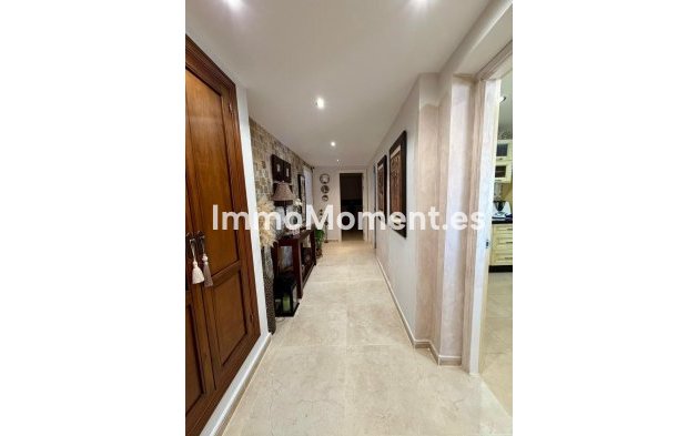 Resale - Apartment - Estepona - Estepona Centro