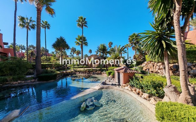 Resale - Apartment - Estepona - Estepona Centro