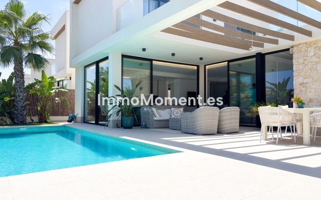 Resale - Detached villa - Orihuela - Cabo roig - La Zenia